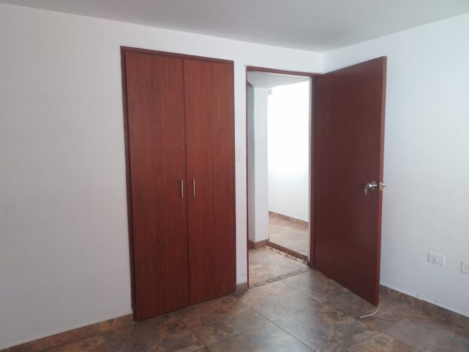 Oficina en venta en La America, Medellín, 280 m² · foto 2 de 12