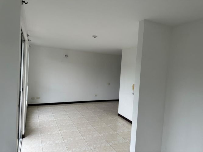 Apartamento de 2 alcobas en venta en La Pradera, Jamundí, 62 m² · foto 3 de 18
