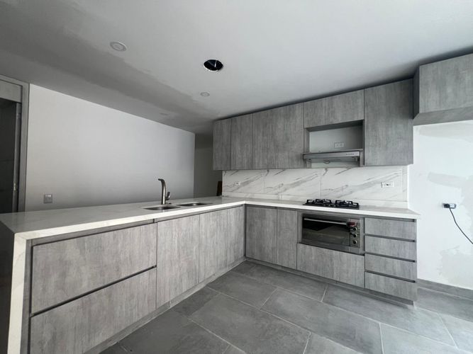 Apartamento de 3 alcobas en arriendo en El Diamante No. 2, Medellín, 184 m² · foto 4 de 12