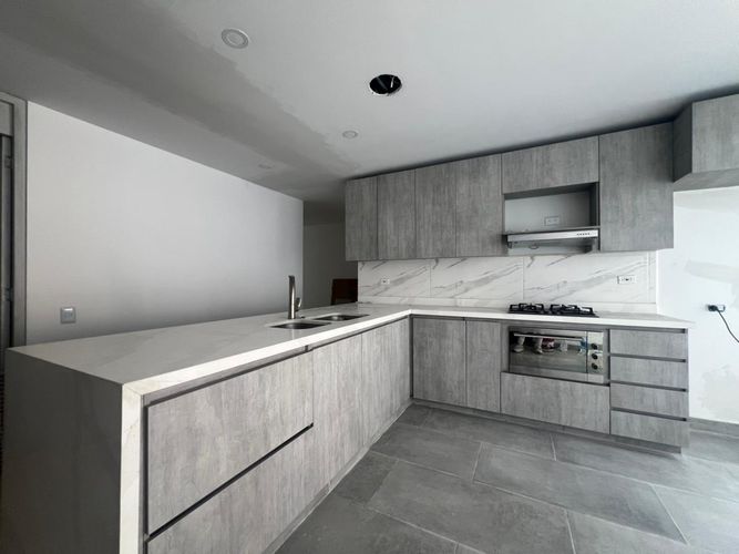 Apartamento de 3 alcobas en arriendo en El Diamante No. 2, Medellín, 184 m² · foto 5 de 12