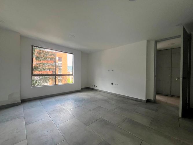 Apartamento de 3 alcobas en arriendo en El Diamante No. 2, Medellín, 184 m² · foto 6 de 12