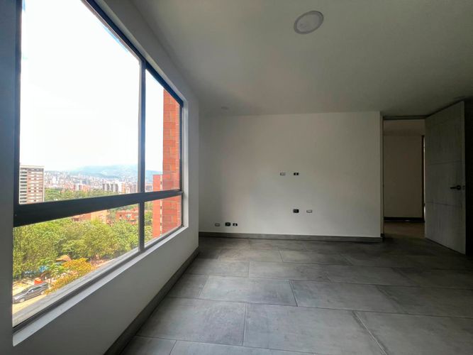 Apartamento de 3 alcobas en arriendo en El Diamante No. 2, Medellín, 184 m² · foto 9 de 12