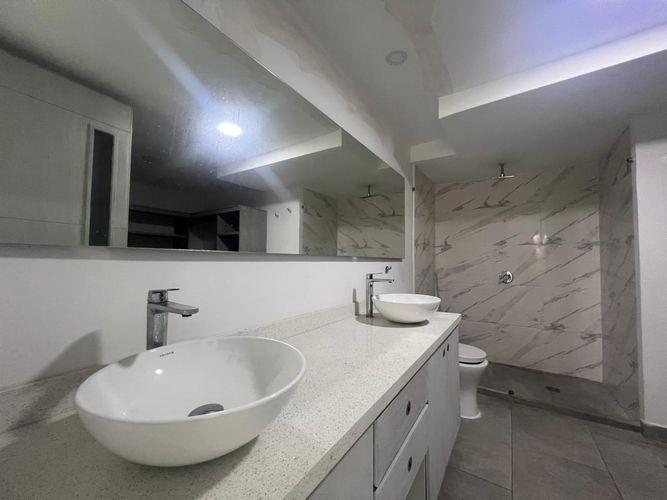 Apartamento de 3 alcobas en arriendo en El Diamante No. 2, Medellín, 184 m² · foto 10 de 12