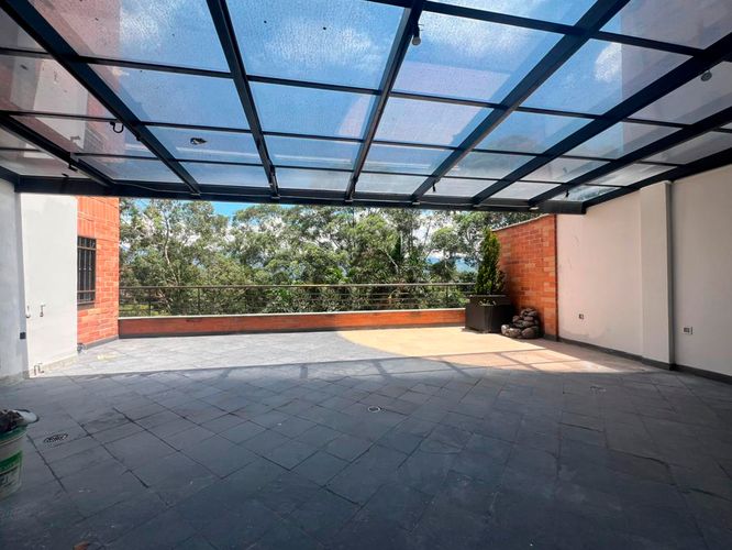 Apartamento de 3 alcobas en arriendo en El Diamante No. 2, Medellín, 184 m² · foto 12 de 12