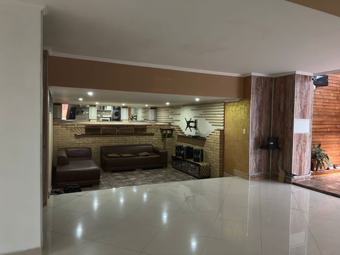 Apartamento de 3 alcobas en venta en El Poblado, Medellín, 300 m² · foto 3 de 18