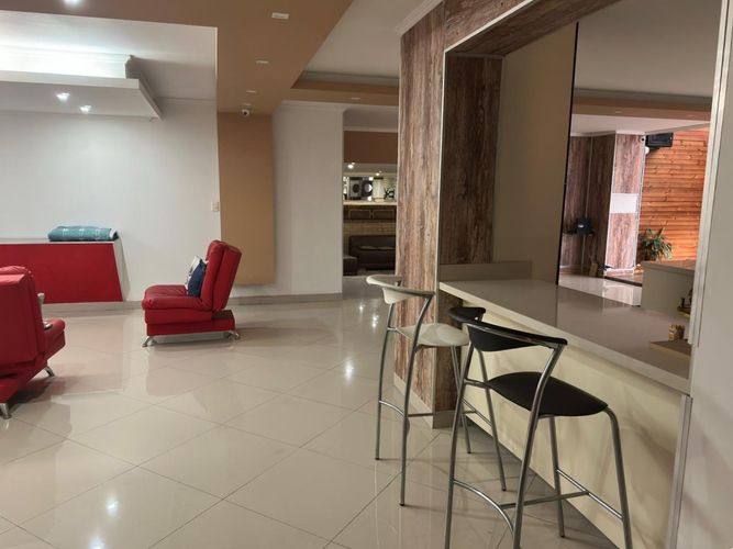 Apartamento de 3 alcobas en arriendo en El Poblado, Medellín, 300 m² · foto 11 de 18