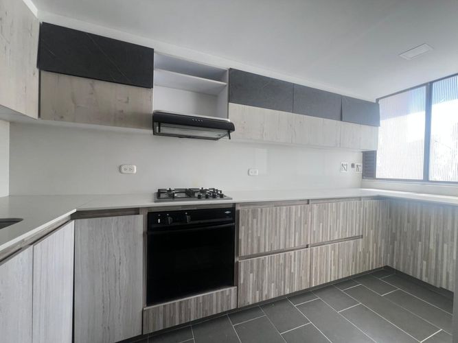 Apartamento en arriendo en El Poblado, Medellín, 100 m² · foto 5 de 16