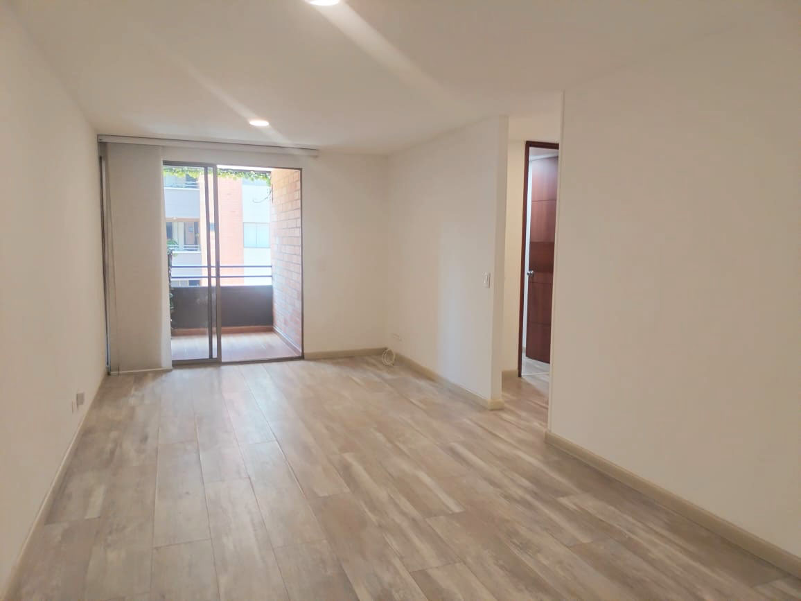 Apartamento en venta en Villa Santa Teresa, Envigado · foto 2 de 16