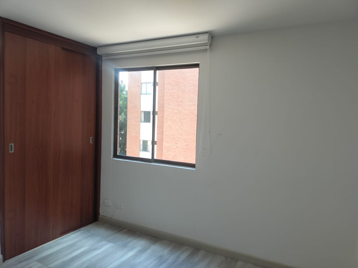 Apartamento en venta en Villa Santa Teresa, Envigado · foto 7 de 16