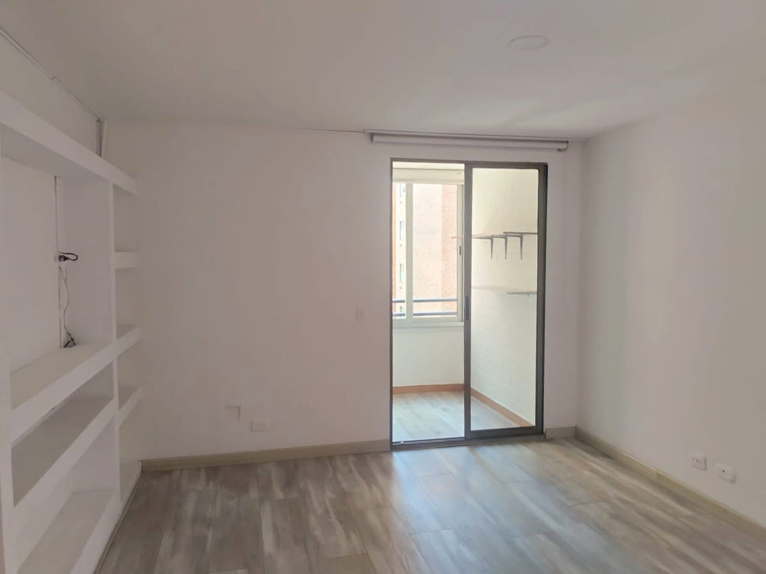 Apartamento en venta en Villa Santa Teresa, Envigado · foto 10 de 16