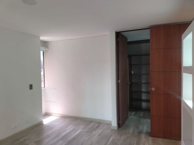 Apartamento de 2 alcobas en arriendo en Villa Santa Teresa, Envigado, 80 m² · foto 5 de 16