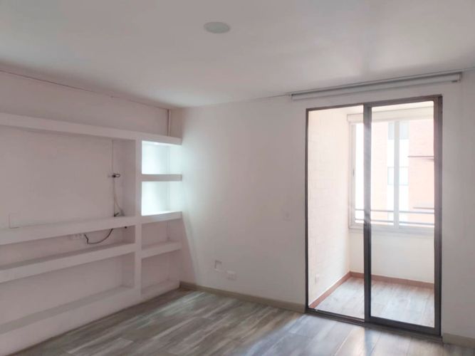 Apartamento de 2 alcobas en arriendo en Villa Santa Teresa, Envigado, 80 m² · foto 9 de 16