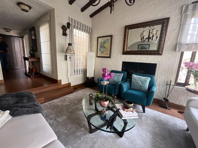 Casa de 3 alcobas en venta en Pontevedra, Bogotá, 210 m² · foto 2 de 24