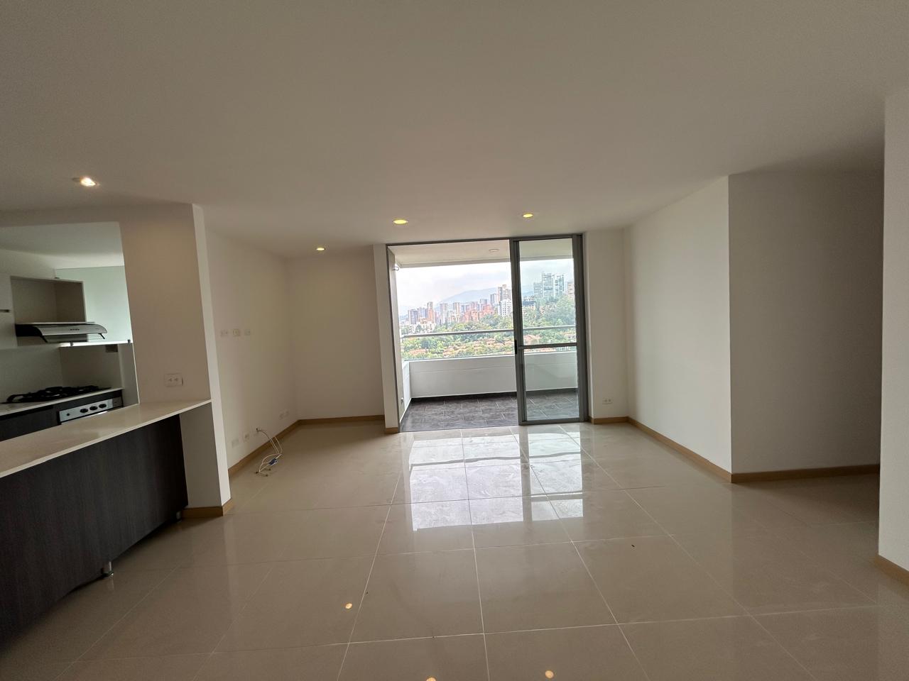 Apartamento en venta en Loma Del Esmeraldal, Envigado · foto 3 de 15
