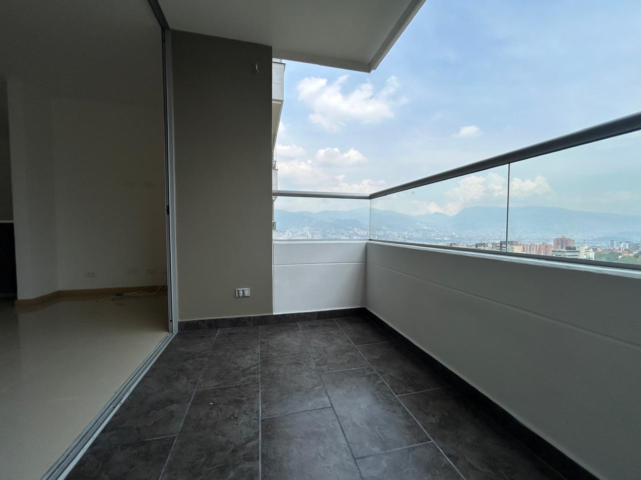 Apartamento en venta en Loma Del Esmeraldal, Envigado · foto 5 de 15