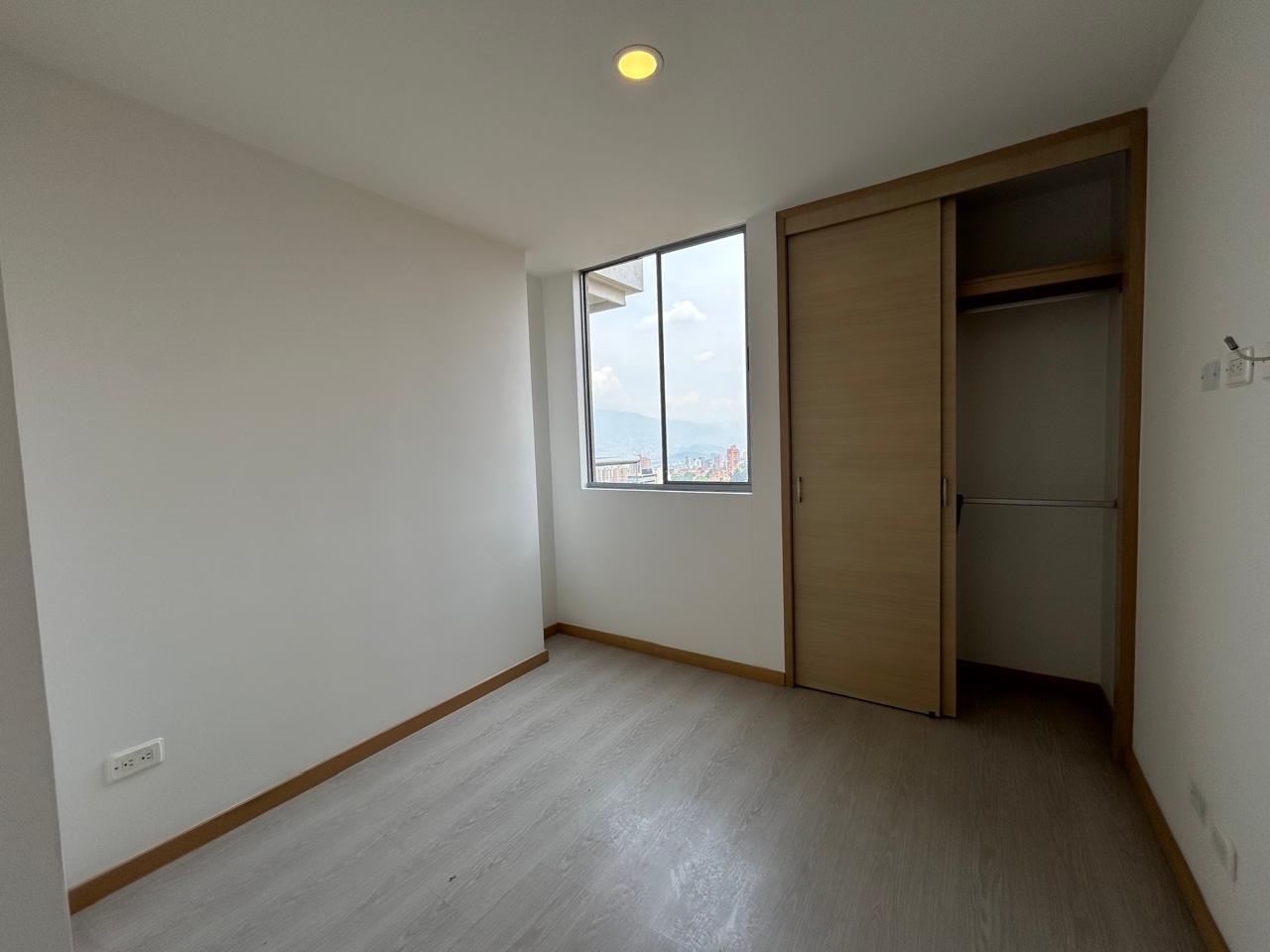 Apartamento en venta en Loma Del Esmeraldal, Envigado · foto 9 de 15
