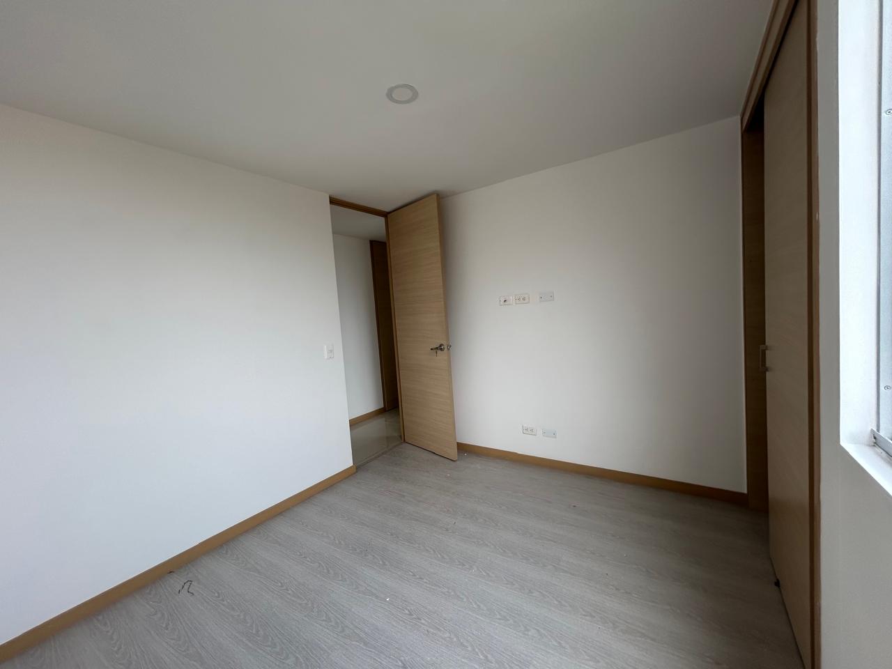Apartamento en venta en Loma Del Esmeraldal, Envigado · foto 11 de 15
