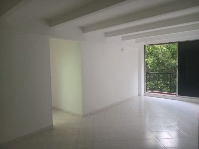 Apartamento de 3 alcobas en arriendo en El Poblado, Medellín, 95 m² · foto 2 de 18