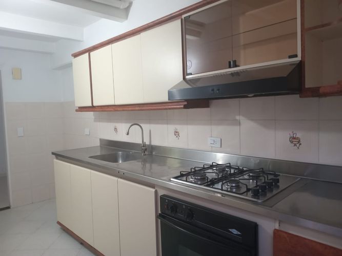 Apartamento de 3 alcobas en arriendo en El Poblado, Medellín, 95 m² · foto 7 de 18