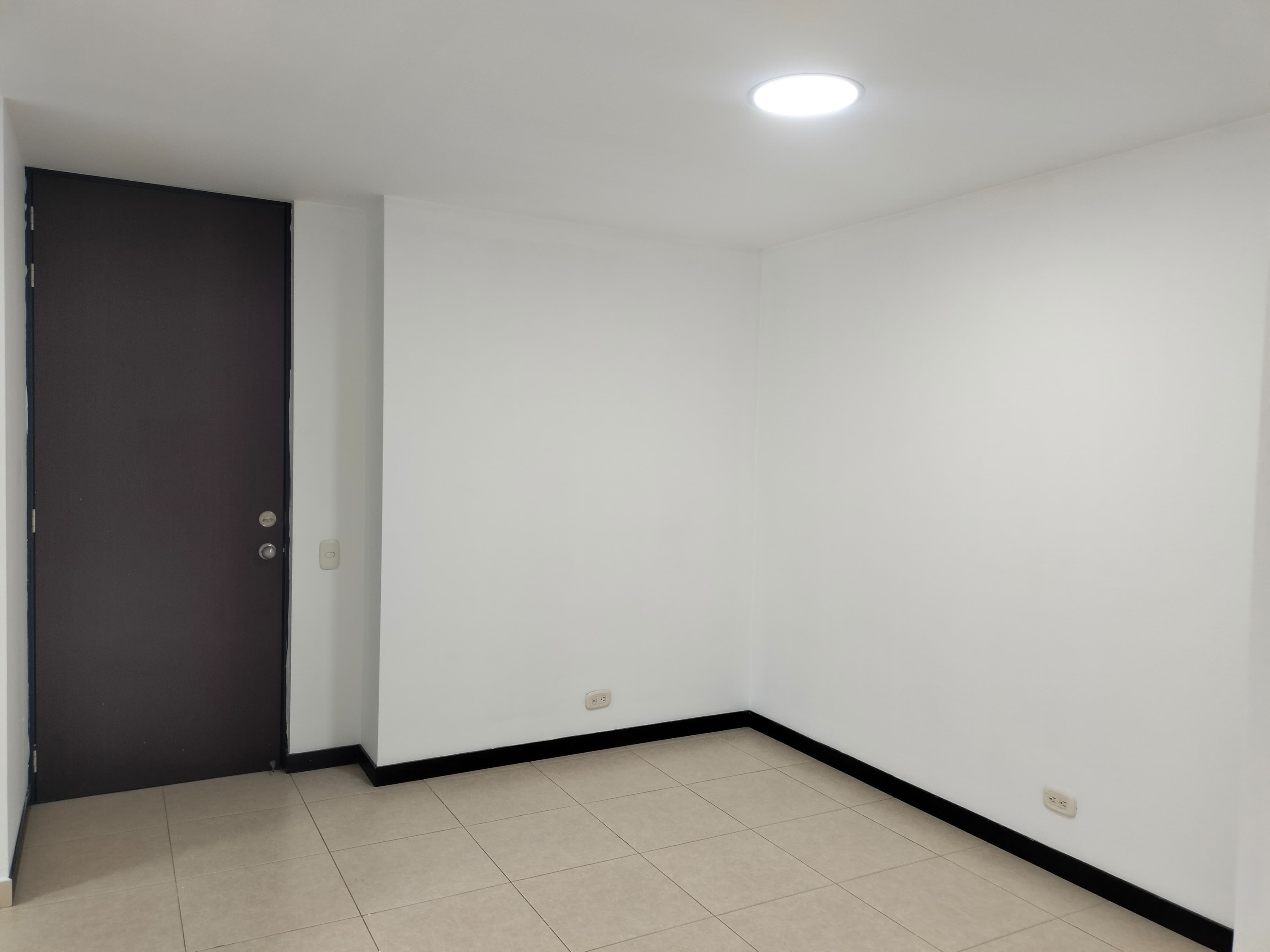 Apartamento en arriendo en El Poblado, Medellín · foto 3 de 14