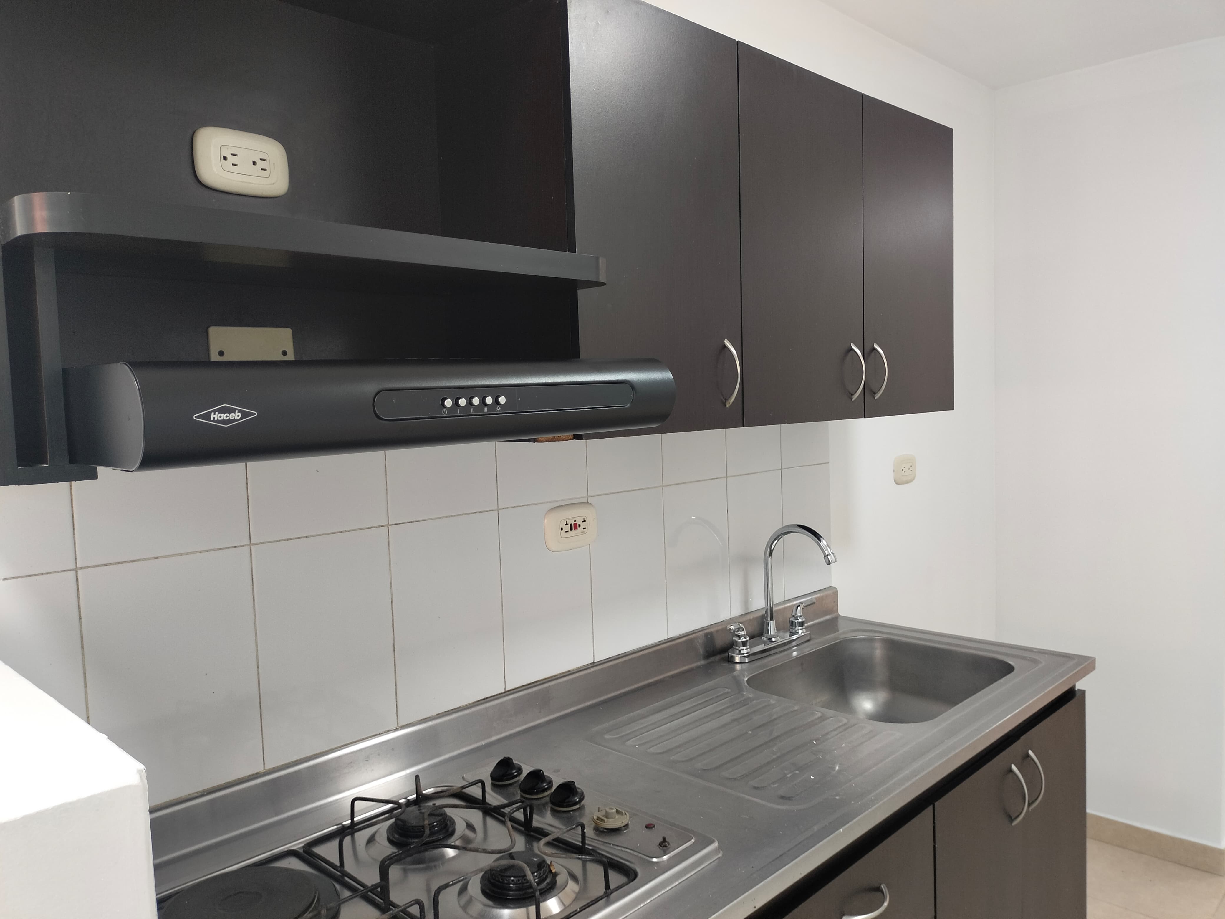 Apartamento en arriendo en El Poblado, Medellín · foto 4 de 14