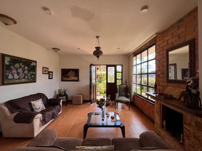 Casa de 4 alcobas en venta en El Retiro, 243 m² · foto 2 de 20