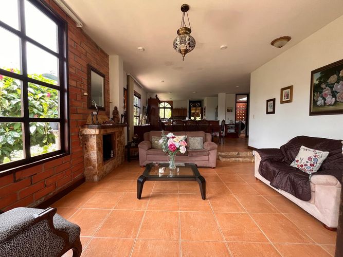 Casa de 4 alcobas en venta en El Retiro, 243 m² · foto 3 de 20
