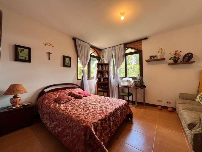 Casa de 4 alcobas en venta en El Retiro, 243 m² · foto 13 de 20