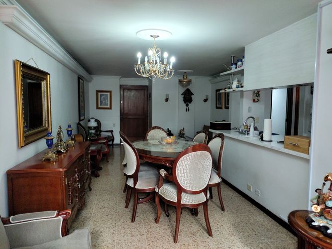Apartamento de 3 alcobas en venta en El Poblado, Medellín, 165 m² · foto 2 de 19