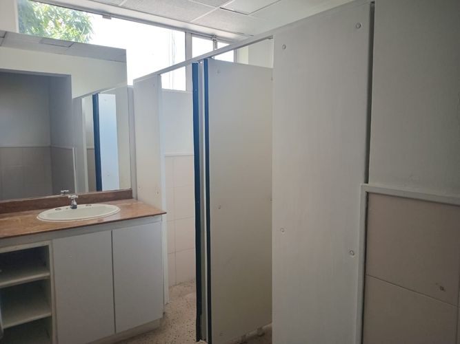 Oficina en arriendo en El Poblado, Medellín, 1215 m² · foto 2 de 13