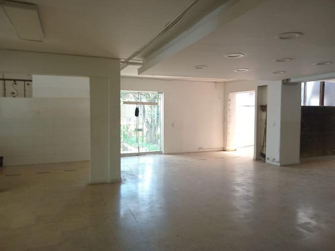 Oficina en arriendo en El Poblado, Medellín, 1215 m² · foto 4 de 13