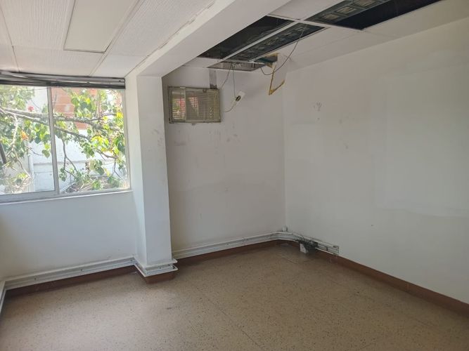 Oficina en arriendo en El Poblado, Medellín, 1215 m² · foto 6 de 13