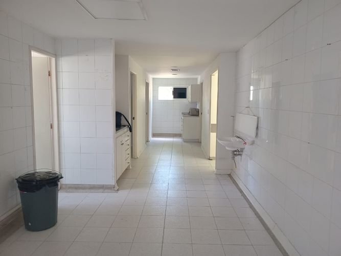 Oficina en arriendo en El Poblado, Medellín, 1215 m² · foto 7 de 13