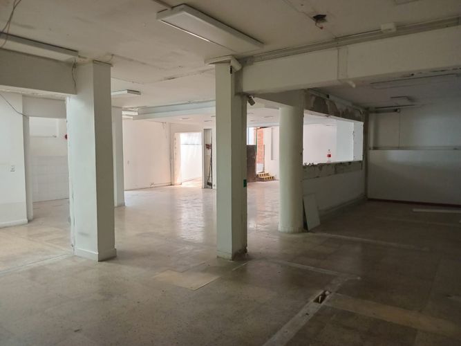 Oficina en arriendo en El Poblado, Medellín, 1215 m² · foto 11 de 13