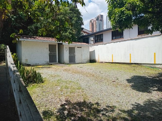 Oficina en arriendo en El Poblado, Medellín, 1215 m² · foto 13 de 13