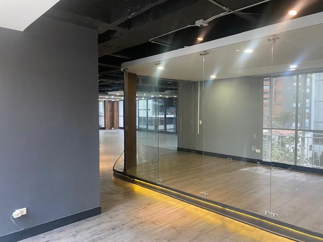 Oficina en arriendo en El Poblado, Medellín, 240 m² · foto 6 de 20