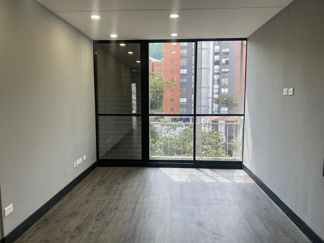 Oficina en arriendo en El Poblado, Medellín, 240 m² · foto 9 de 20