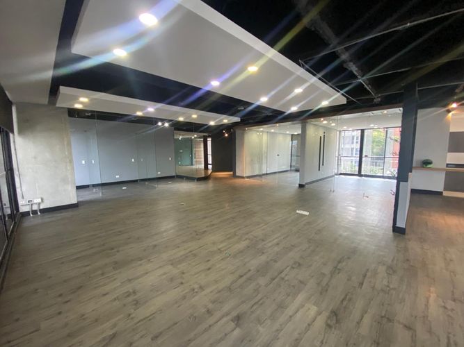 Oficina en arriendo en El Poblado, Medellín, 240 m² · foto 11 de 20