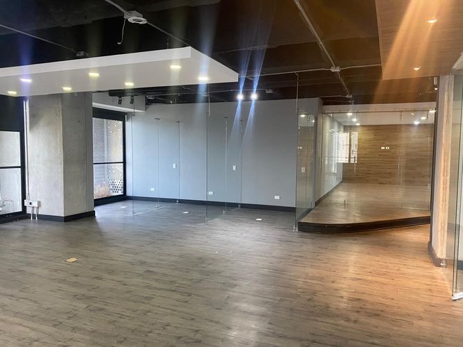 Oficina en arriendo en El Poblado, Medellín, 240 m² · foto 12 de 20