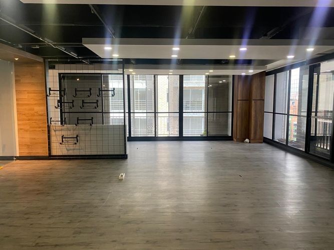 Oficina en arriendo en El Poblado, Medellín, 240 m² · foto 13 de 20