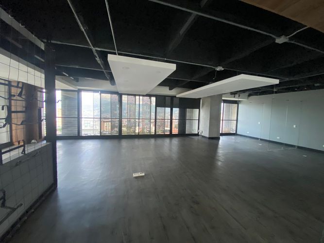 Oficina en arriendo en El Poblado, Medellín, 240 m² · foto 18 de 20