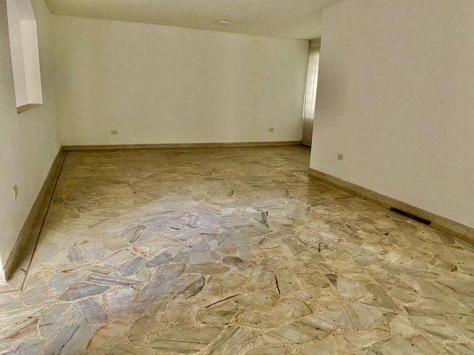 Oficina en venta en Cristales, Cali, 396 m² · foto 13 de 24