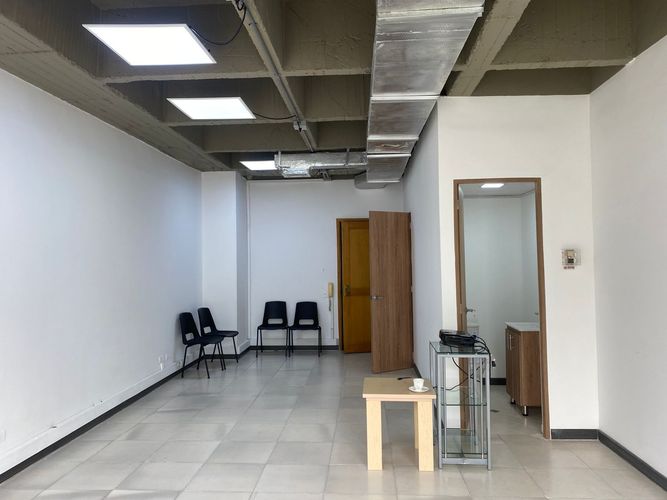 Oficina en arriendo en El Poblado, Medellín, 36 m² · foto 2 de 7