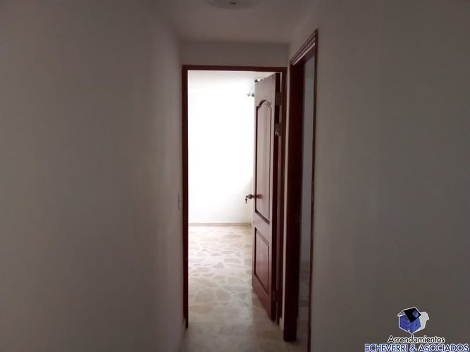 Apartamento de 2 alcobas en venta en Mayorca, Sabaneta, 74 m² · foto 2 de 11