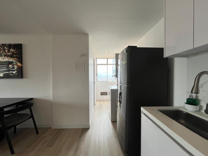 Apartamento de 3 alcobas en arriendo en El Poblado, Medellín, 87 m² · foto 3 de 17
