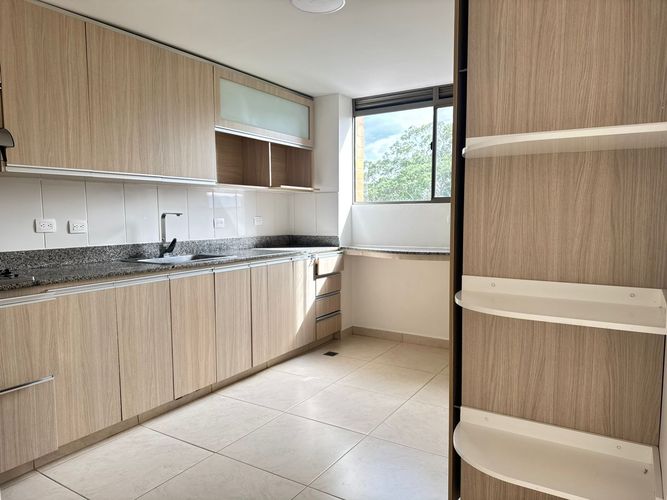 Apartamento de 3 alcobas en arriendo en El Poblado, Medellín, 120 m² · foto 6 de 19