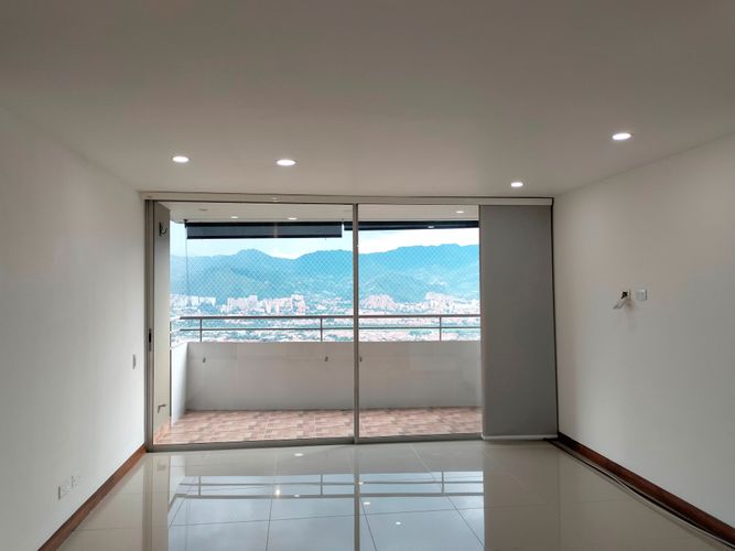 Apartamento de 3 alcobas en arriendo en El Poblado, Medellín, 79 m² · foto 3 de 18