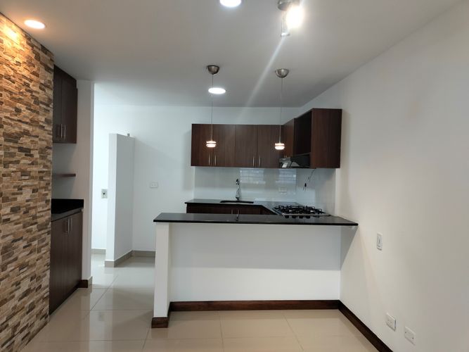 Apartamento de 3 alcobas en arriendo en El Poblado, Medellín, 79 m² · foto 5 de 18
