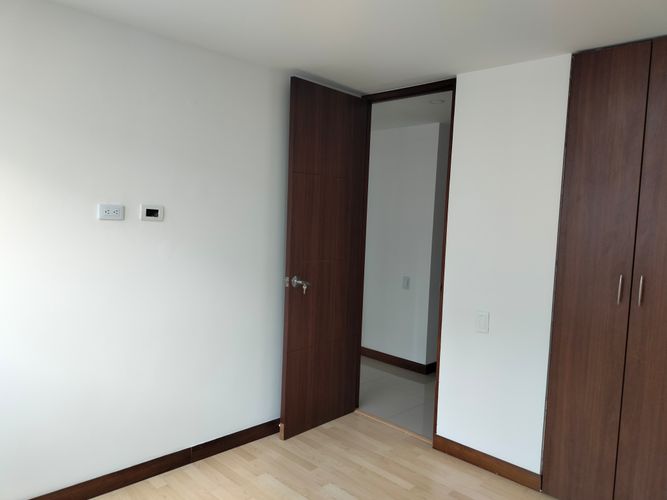 Apartamento de 3 alcobas en arriendo en El Poblado, Medellín, 79 m² · foto 7 de 18