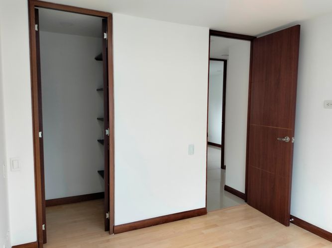 Apartamento de 3 alcobas en arriendo en El Poblado, Medellín, 79 m² · foto 10 de 18